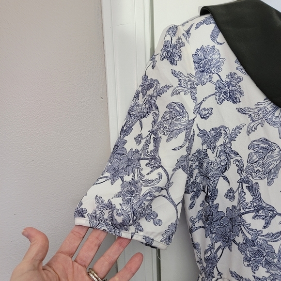 NWT Dazy Blue White Floral Contrast Collar Buttons Puff Sleeve Midi Dress Size L - Picture 3 of 11